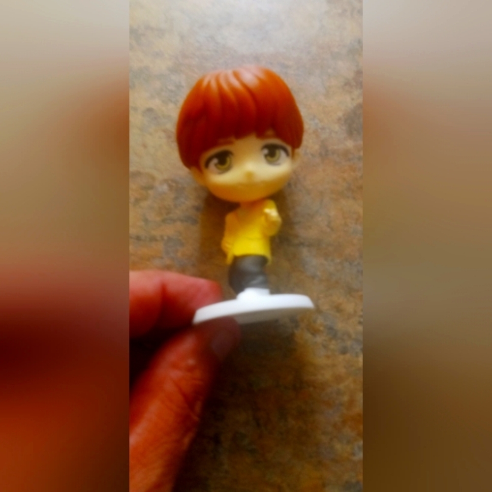 BTS mcd yellow-Shirt Boy Figurine Collectible Kids Toy